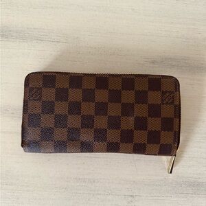 Louis Vuitton Checkered Brown Wallet